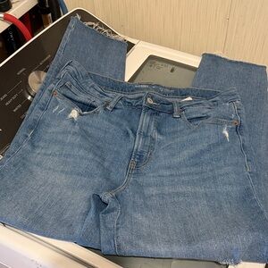 Old Navy Women's Straight Leg Jeans in Medium Blue